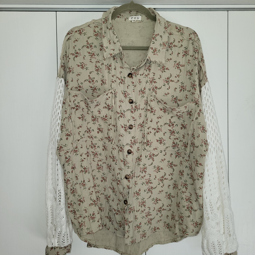 POL Med- EUC- Sage Green With Delicate Floral Print, Cream Crocheted Sleeves
